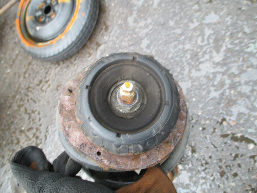HYUNDAI I20 MK1 1.4 PETROL OSF DRIVER SIDE FRONT SHOCK SPRING LEG CALIPER