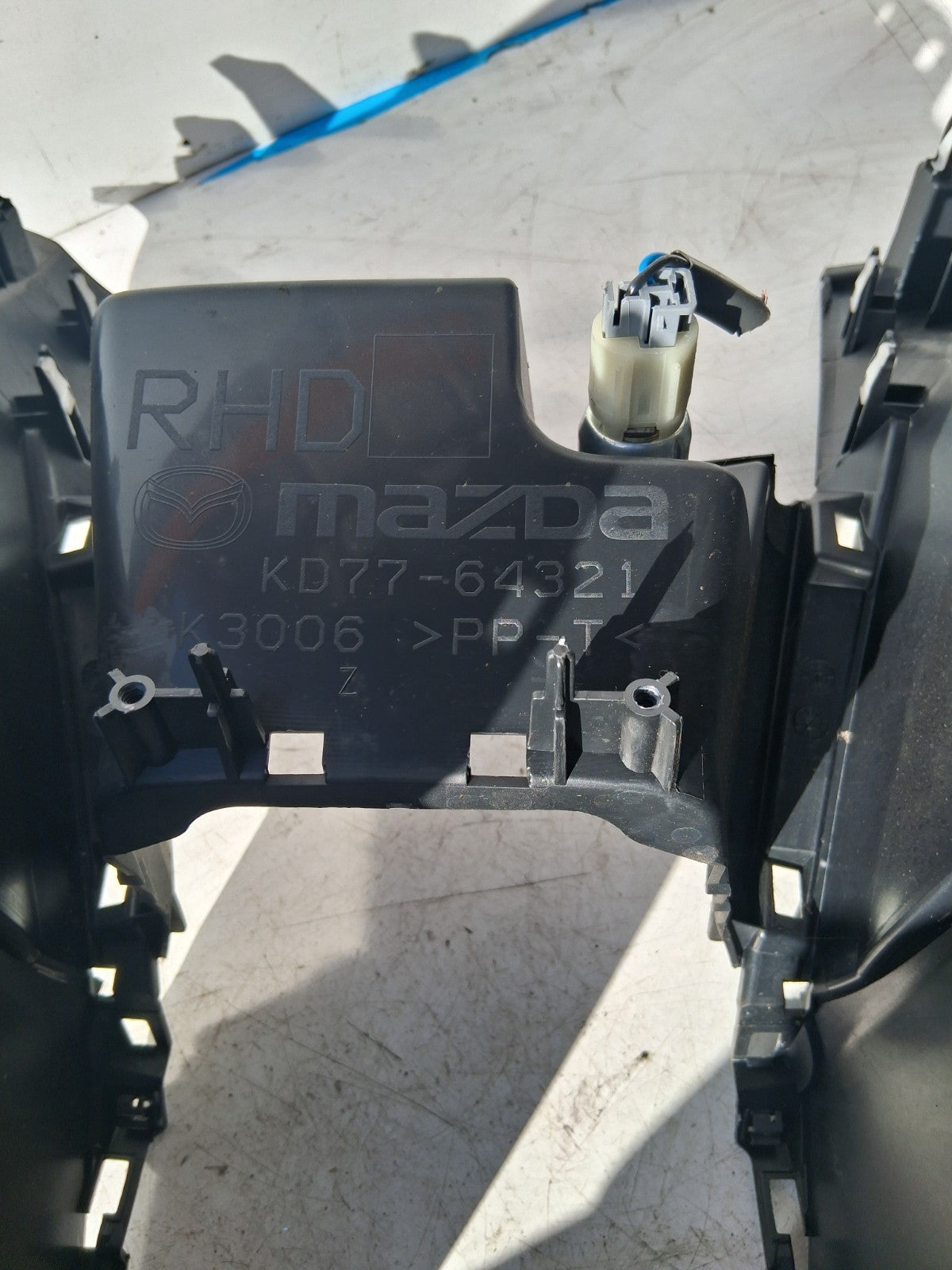 2013 MAZDA CX5 MK1 CENTRE CONSOLE USB PORT AND TRIM