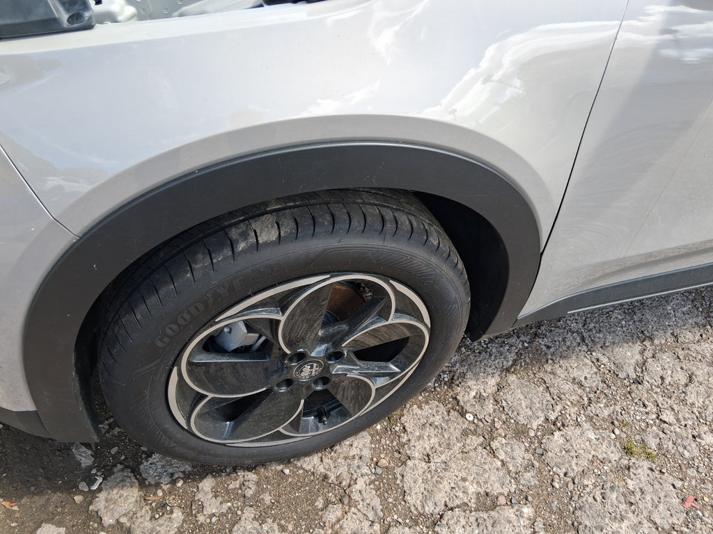 2025 ALFA ROMEO JUNIOR NSF PASSENGER SIDE FRONT WHEEL ARCH TRIM