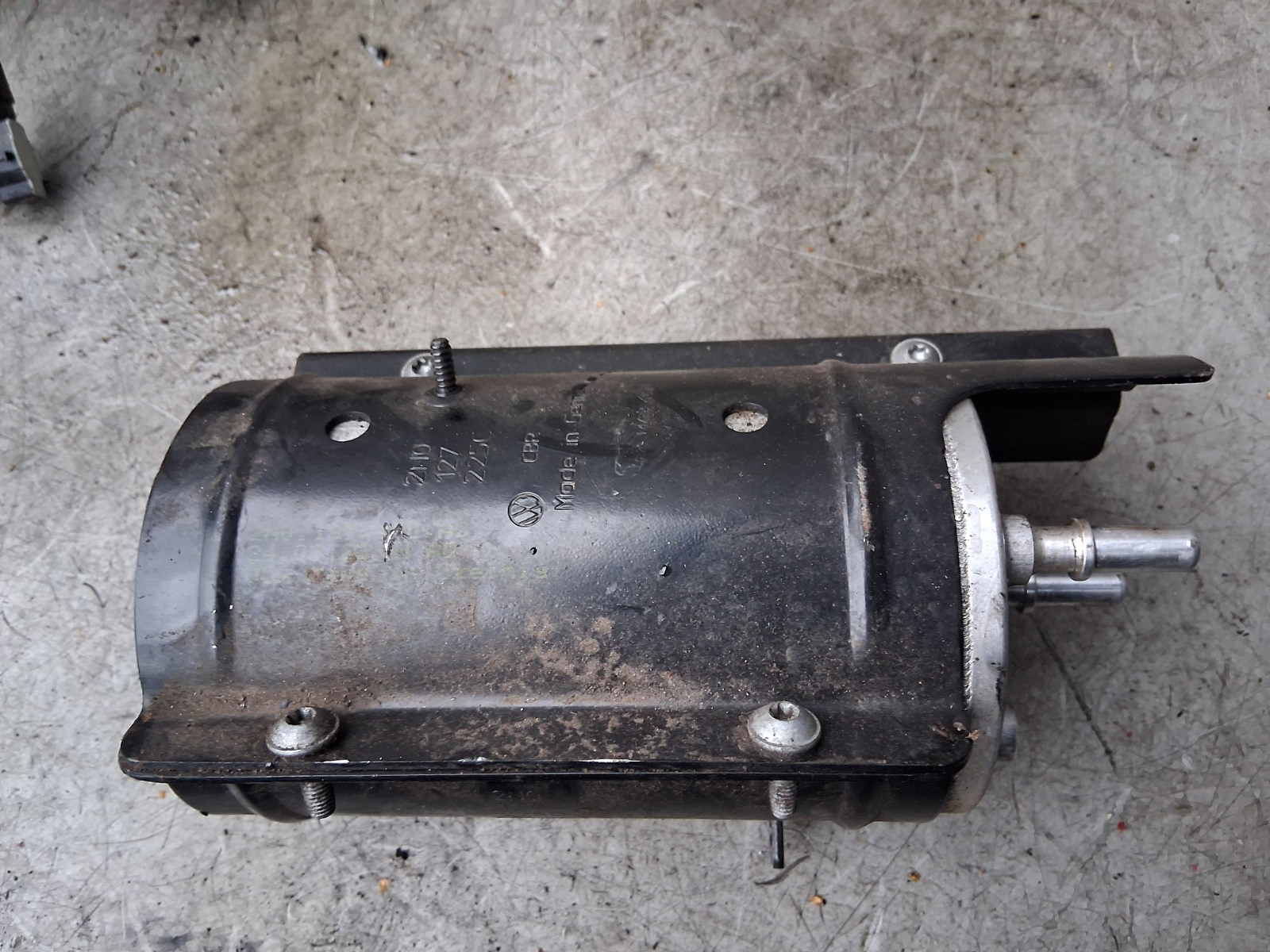2022 VOLKSWAGEN CRAFTER MK2 2.0 DIESEL FUEL FILTER HOUSING 2N0127225