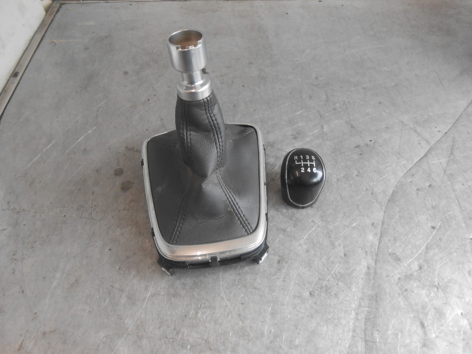 FORD MONDEO CD391 (MK5) 6 SPEED MANUAL GEAR KNOB & GAITER DG9R7P002MB