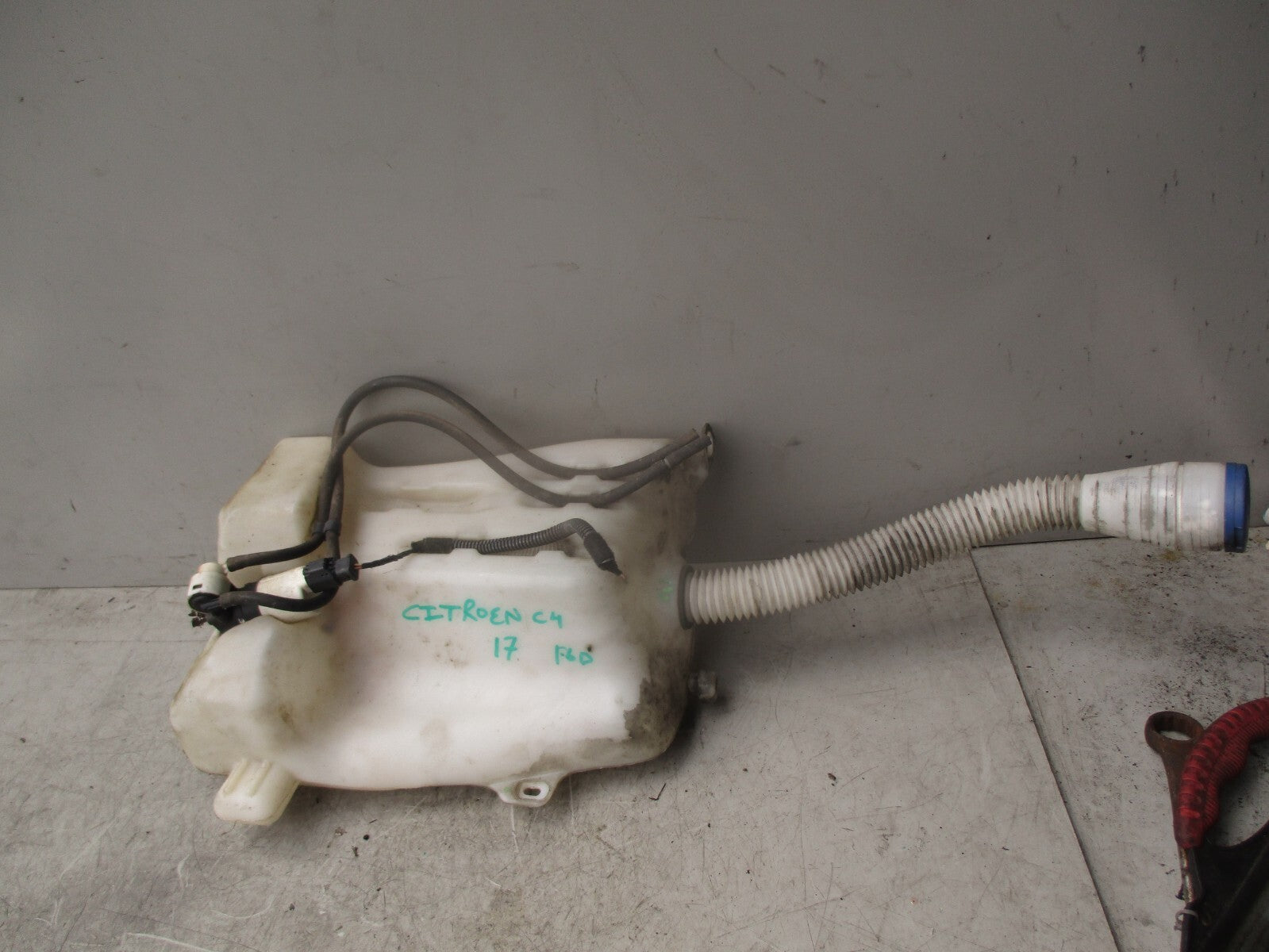 2017 CITROEN C4 MK2 WINDSCREEN WASHER BOTTLE RESERVOIR TANK & PUMP 9671317080