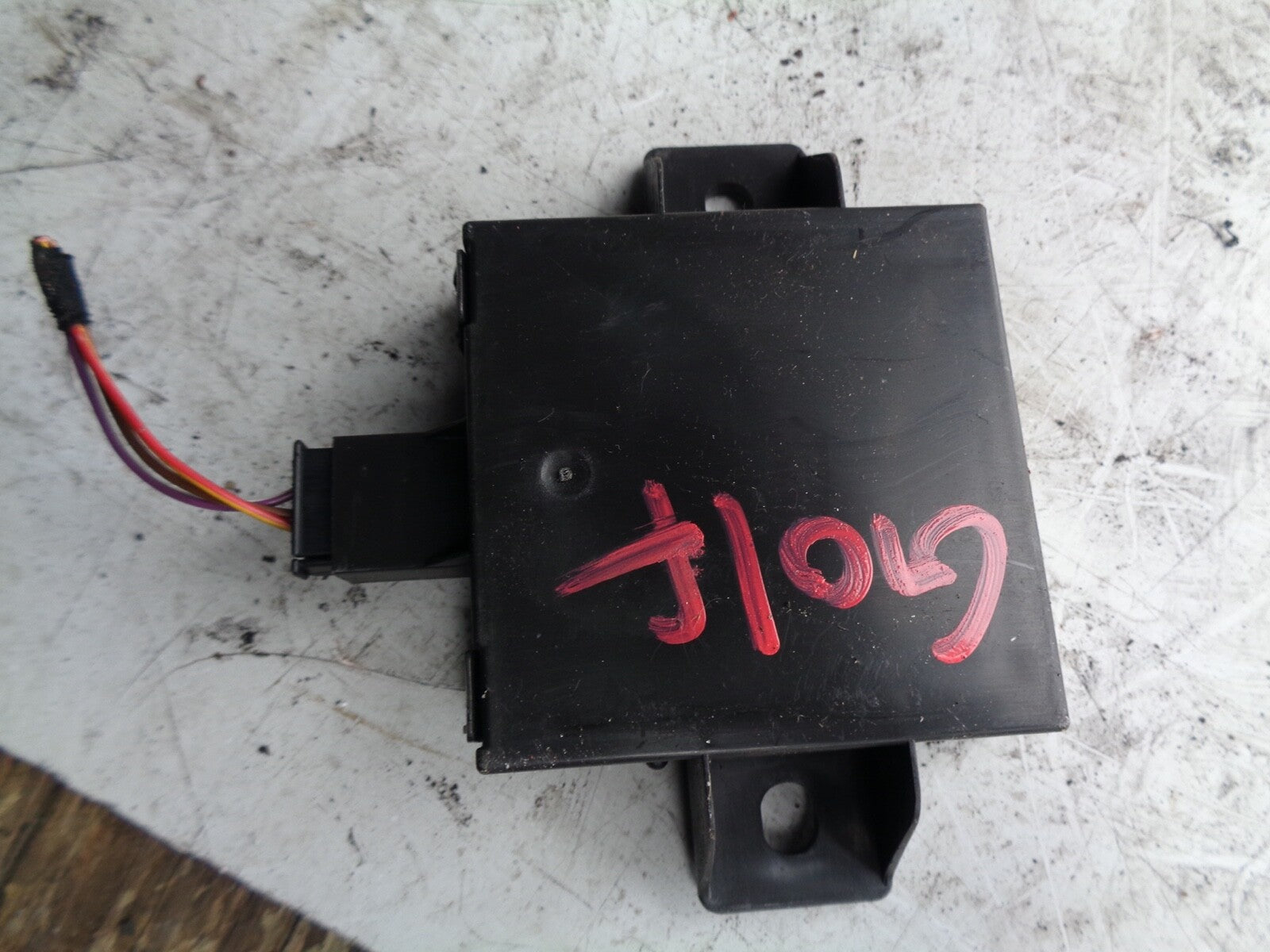 VOLKSWAGEN GOLF MK5 ALARM SENSOR 1K0 907 719