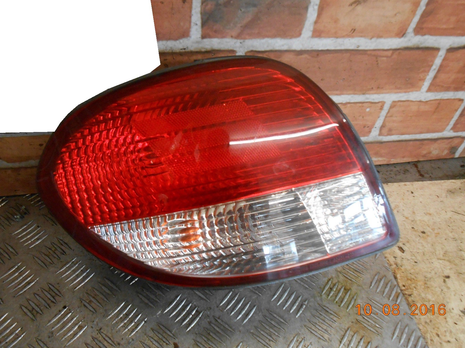HYUNDAI COUPE 2000 RD2 NSR PASSENGER SIDE REAR BRAKE TAIL LIGHT CLUSTER