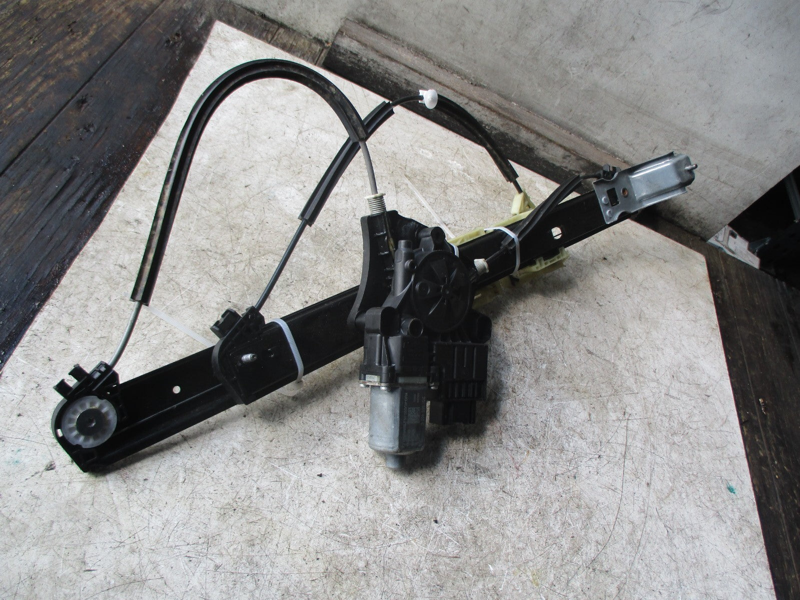 VW VOLKSWAGEN T CROSS 2021 OSF DRIVER FRONT WINDOW MOTOR REGULATOR 2GM837462B