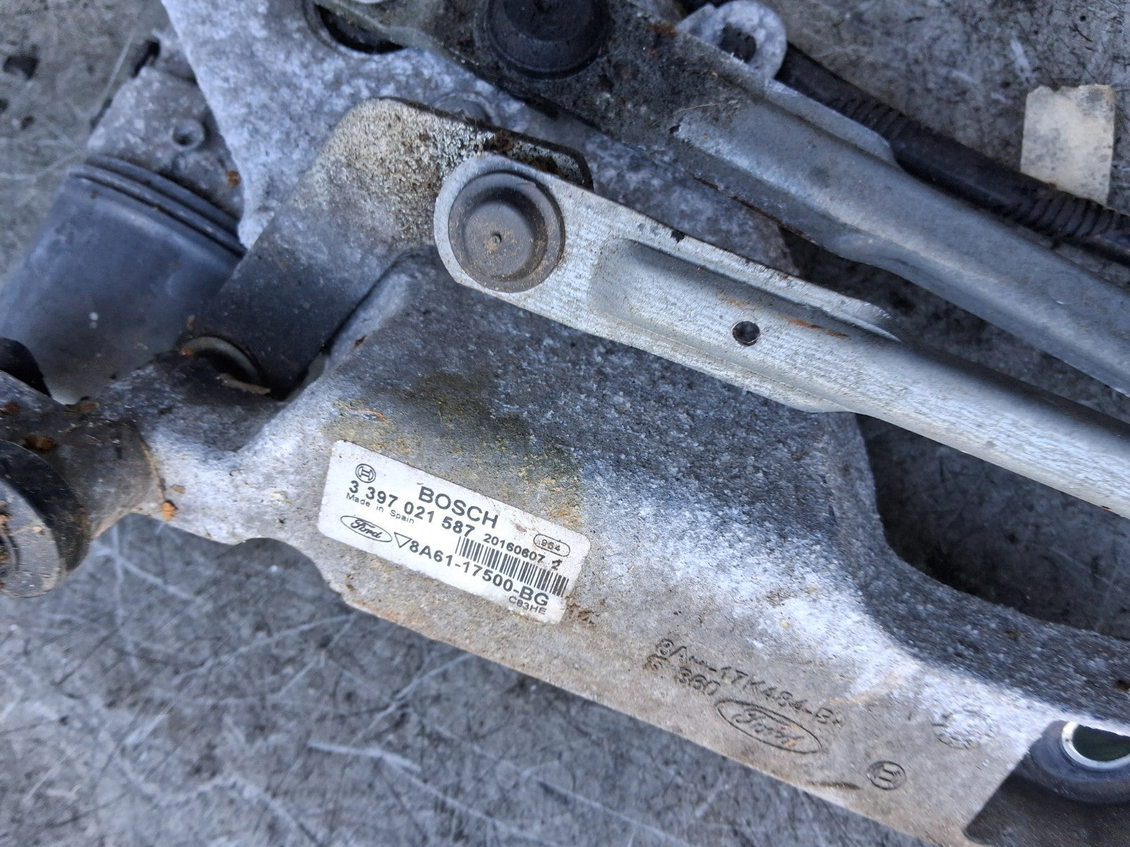 2017 FORD FIESTA MK7 FRONT WINDSCREEN WIPER MOTOR 8A6117500BG