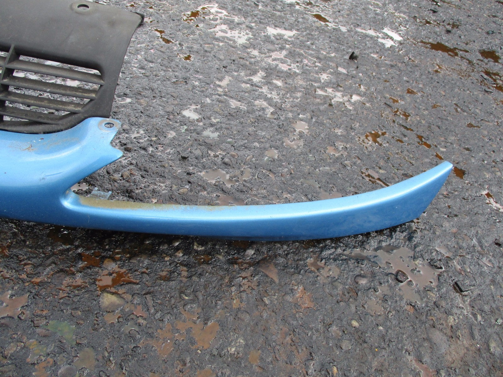 PEUGEOT 206 2004 FRONT UPPER BUMPER GRILL GRILLE IN LIGHT BLUE 96 286 912 77
