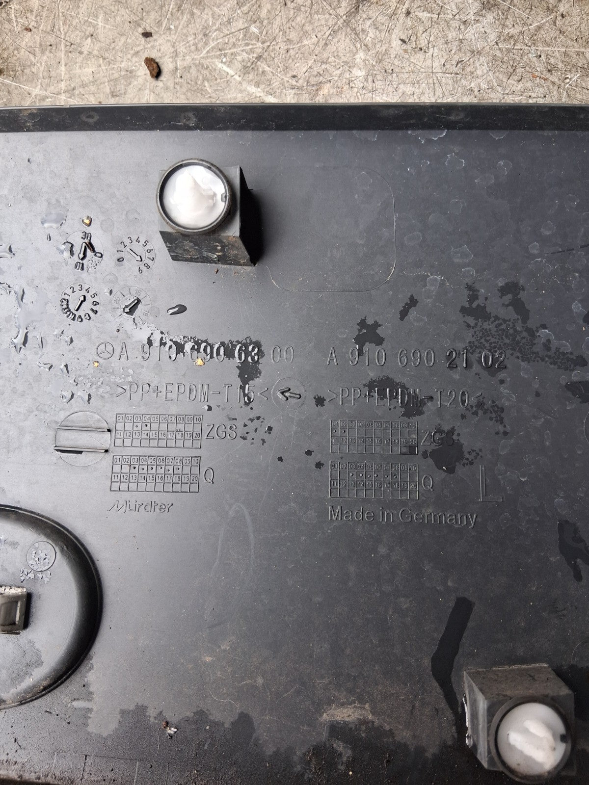 2023 MERCEDES SPRINTER SIDE REAR MOULDING TRIM A9106906300