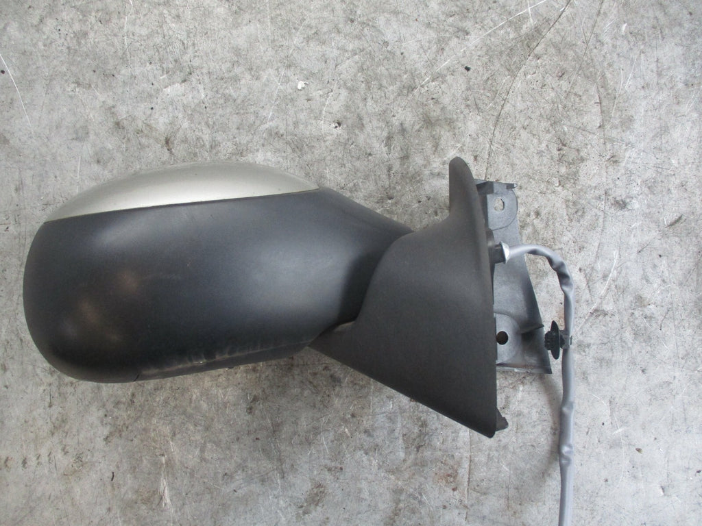 PEUGEOT 1007 2006 OS DRIVER SIDE ELECTRIC WING MIRROR SILVER