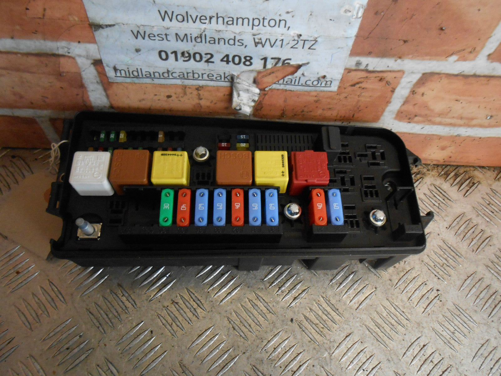 VAUXHALL VECTRA C 2003 2.0 DTI FRONT RELAY FUSE CONNECTOR BOX UNIT CQ 93180086