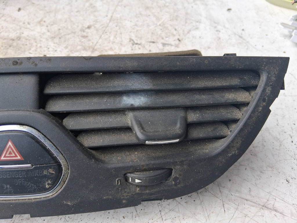 2016 VAUXHALL CORSA E FRONT DASH CENTER BOTH AIR VENT WITH HAZARD SWITCH