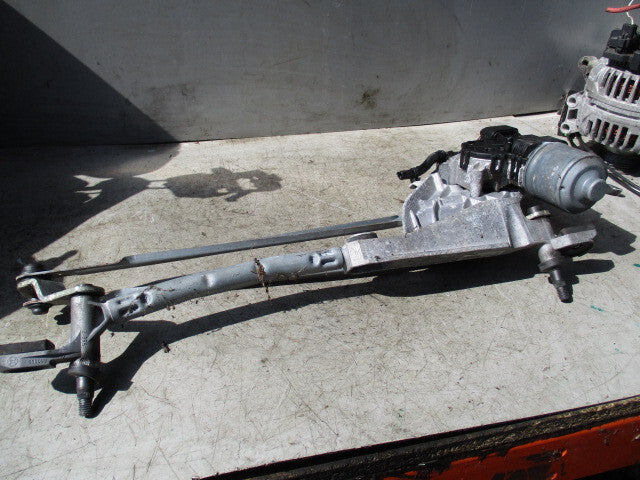 2016 FORD FIESTA MK7 FRONT WINDSCREEN WIPER MOTOR 88A611B571BB