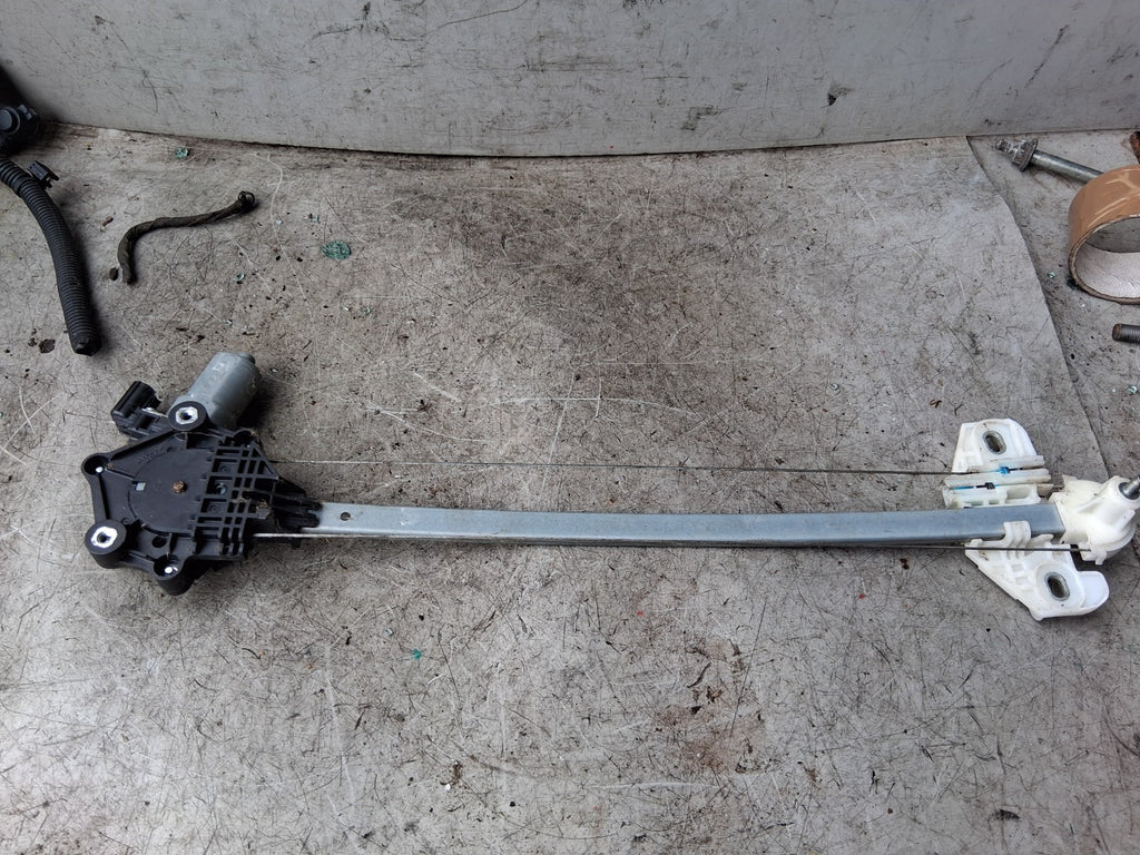 2019 HONDA JAZZ SIDE DRIVER REAR WINDOW MOTOR AND REGULATOR CM012690A