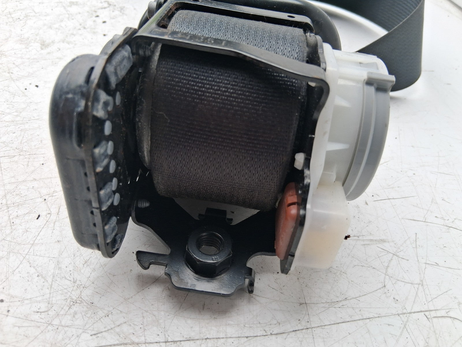 NISSAN QASHQAI MK2 2014 OSF OFF DRIVER RIGHT FRONT SEAT BELT 0589P1000220