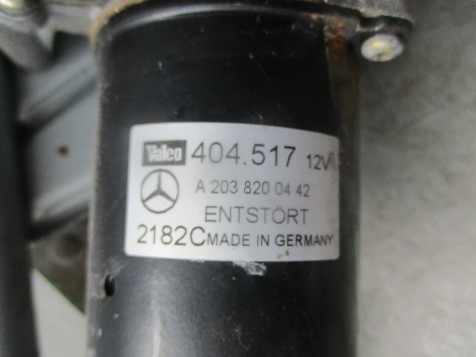 2002 MERCEDES C CLASS COUPE CL203 FRONT WIPER MOTOR AND LINKAGE A2038200442