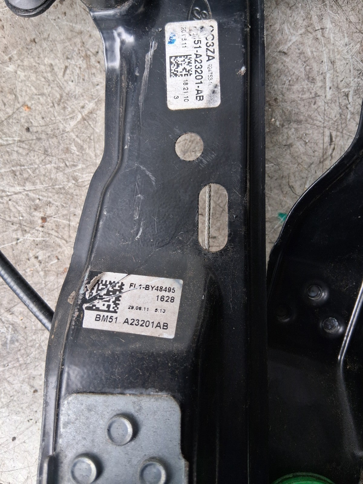 2011 FORD FOCUS SIDE FRONT WINDOW REGULATOR AND MOTOR 924128 104