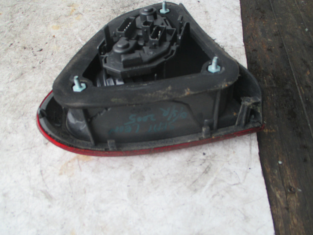 SEAT LEON 2005 OSR DRIVER SIDE REAR TAIL LIGHT TAIL LAMP