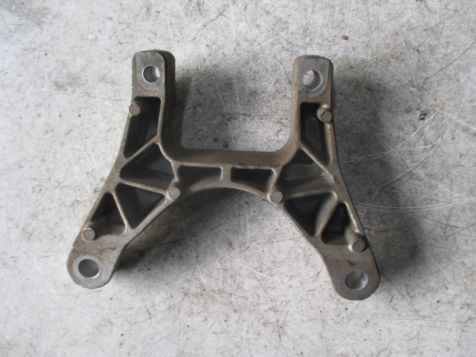 JAGUAR XF 2015 X250 ENGINE MOUNT BRACKET CX23209033AA