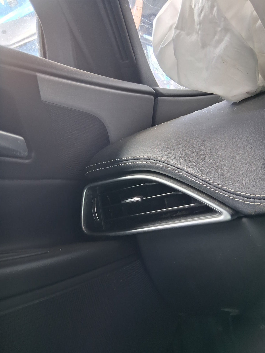 2017 JAGUAR XE NSF PASSENGER SIDE FRONT LEFT AIR VENT