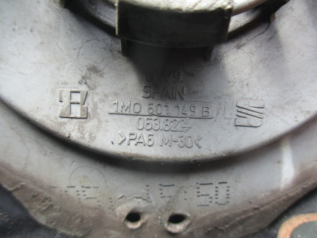 SEAT CENTRE CAP GENUINE 1M0 601 149B ALLOY CAP