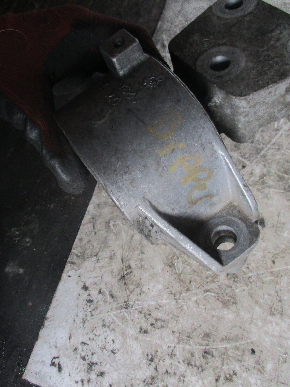 PEUGEOT BIPPER 2013 1.3D ENGINE MOUNT 00518554840