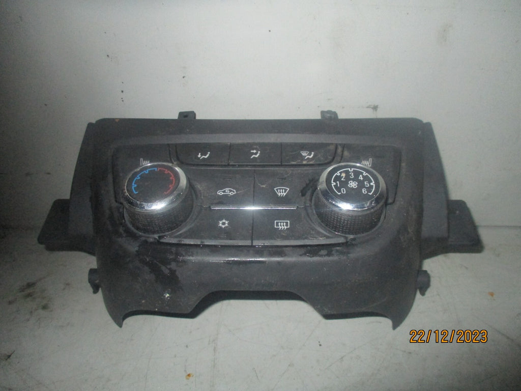 VAUXHALL ZAFIRA C 2016 HEATER AC CLIMATE CONTROL SWITCH PANEL 39081562