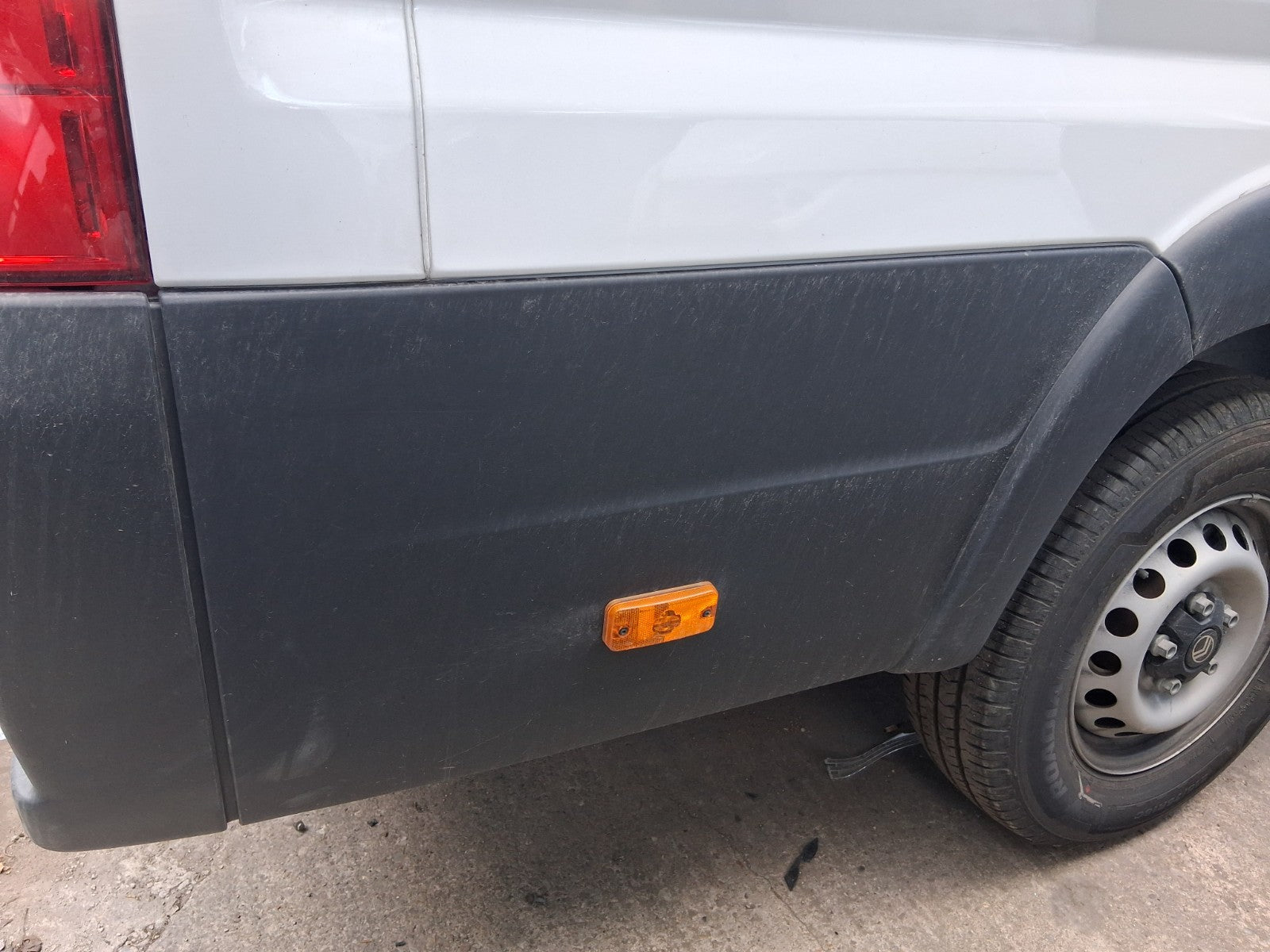 2025 CITROEN RELAY MK3 HIGH ROOF OSR  DRIVER SIDE REAR BODY MOULDING