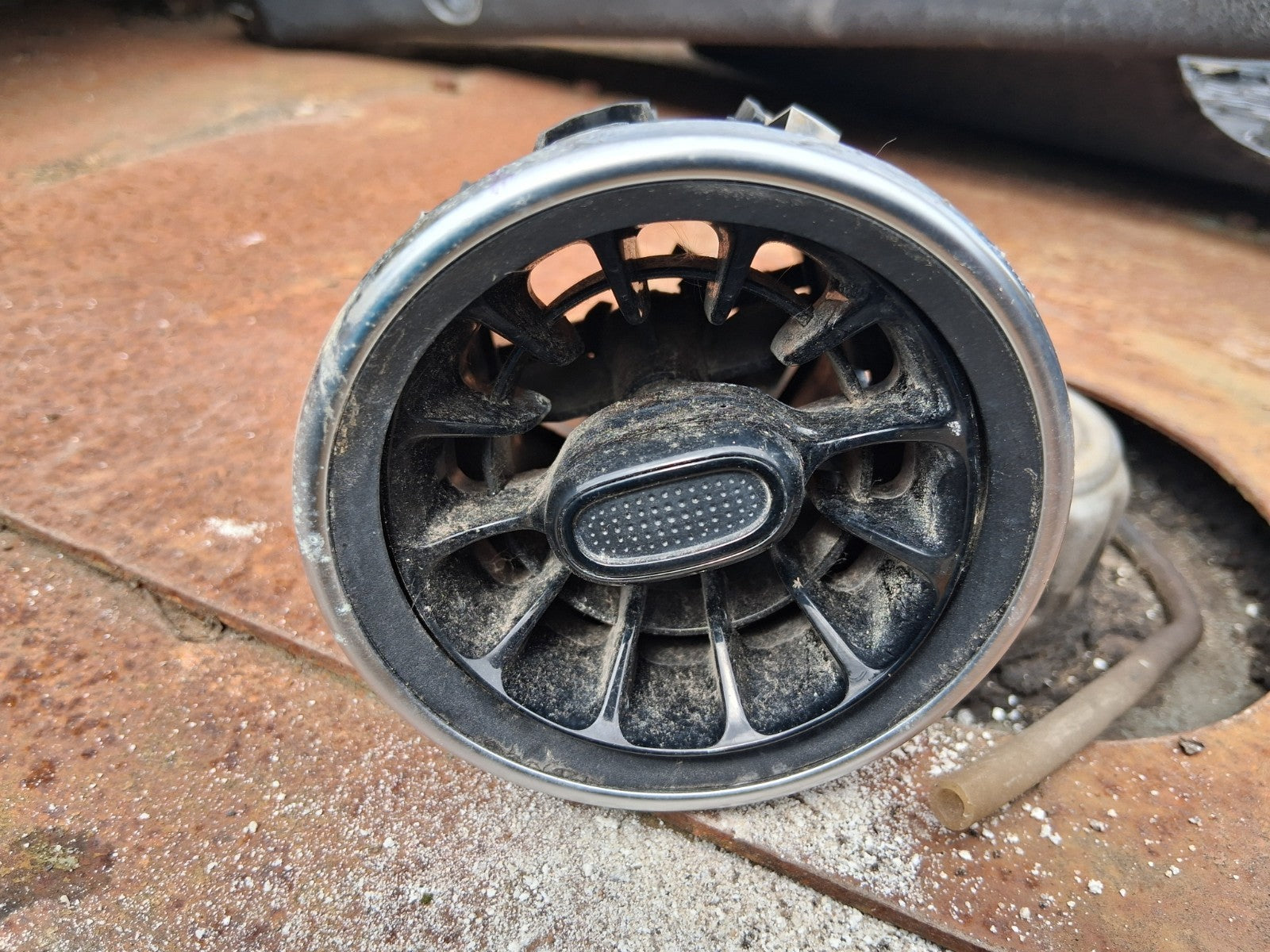 2020 MERCEDES BENZ SPRINTER W907 DASH CENTER RIGHT AIR VENT A9108303501