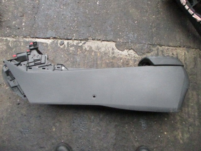 2019 MAZDA 6 MK3 CENTER CONSOLE TRIM PANEL WITH LEATHER ARM REST BLACK 64961