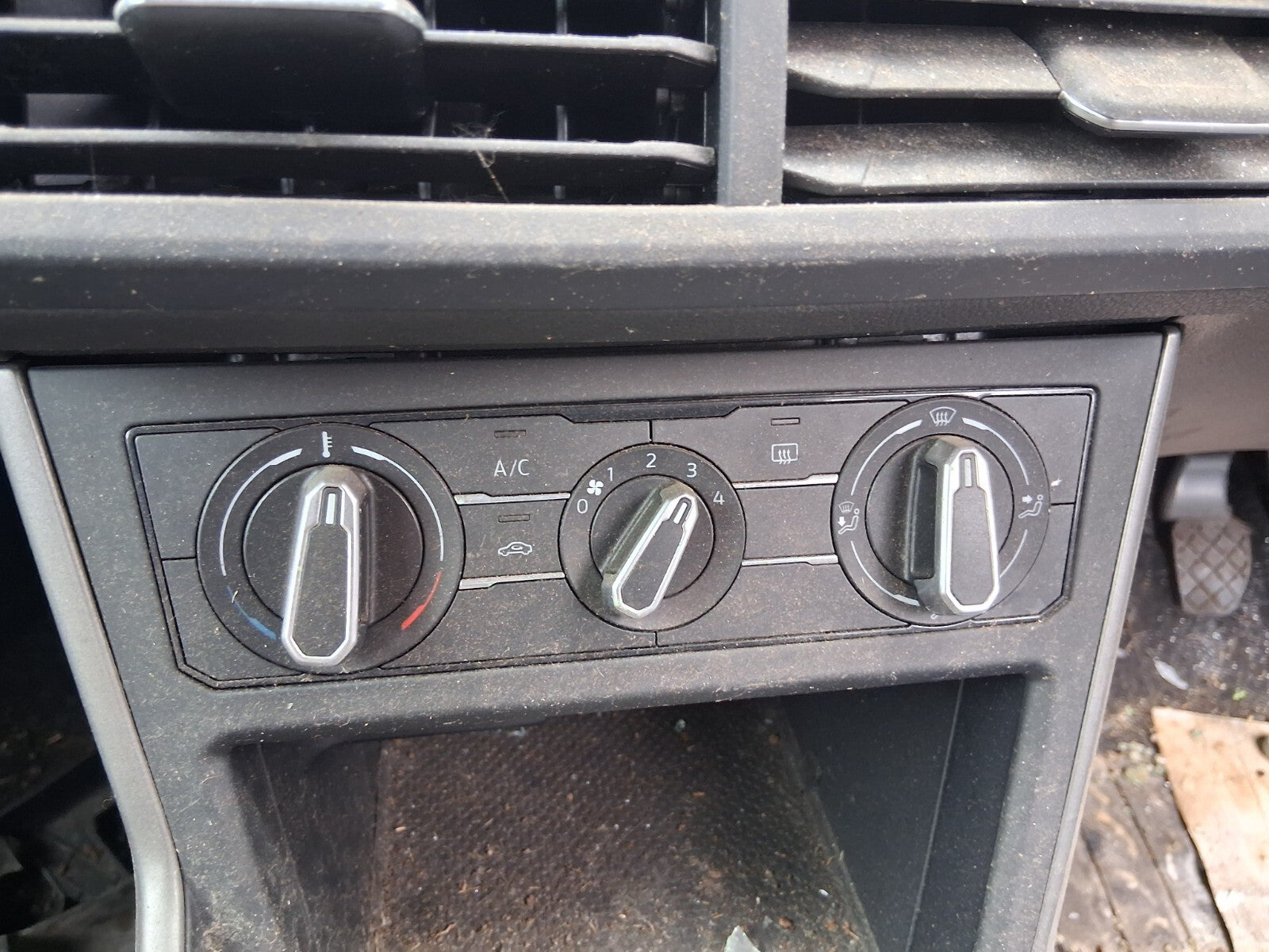VW VOLKSWAGEN POLO 2018 MK6 AC HEATER CLIMATE CONTROL SWITCH PANEL