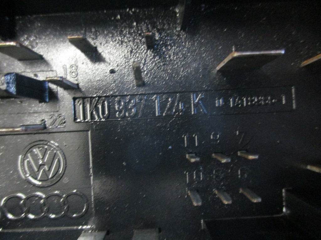 VW VOLKSWAGEN GOLF 1K MK5 FUSE BOX RELAY UNIT 1K0937124K