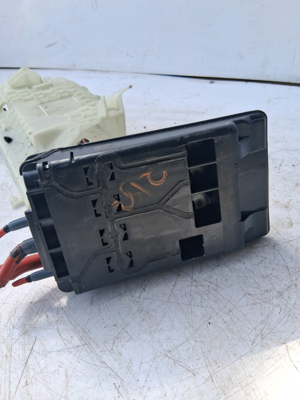 2024 BMW 2 SERIES BATTERY POSITIVE TERMINAL FUSE BOX 6822570