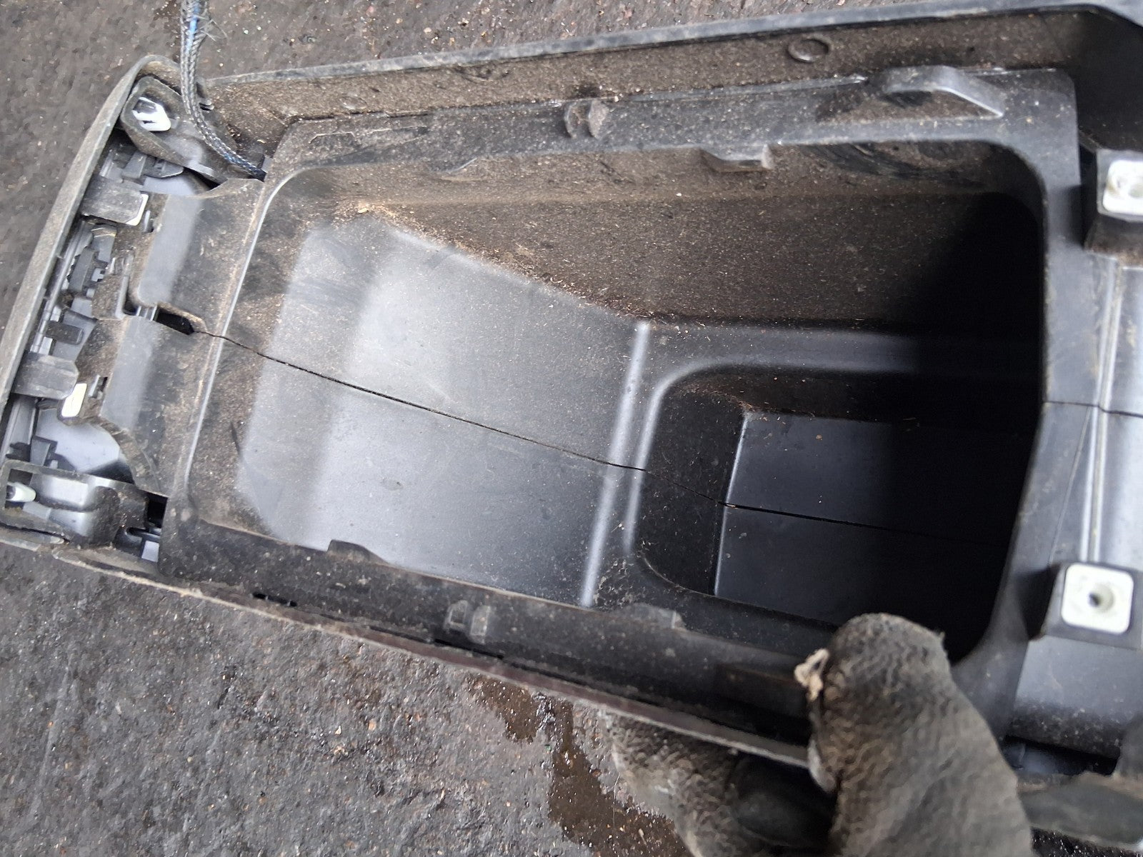 2023 VOLKSWAGEN T CROSS CENTRE REAR AIR VENTS USB SOCKET PORT TRIM 9822259280