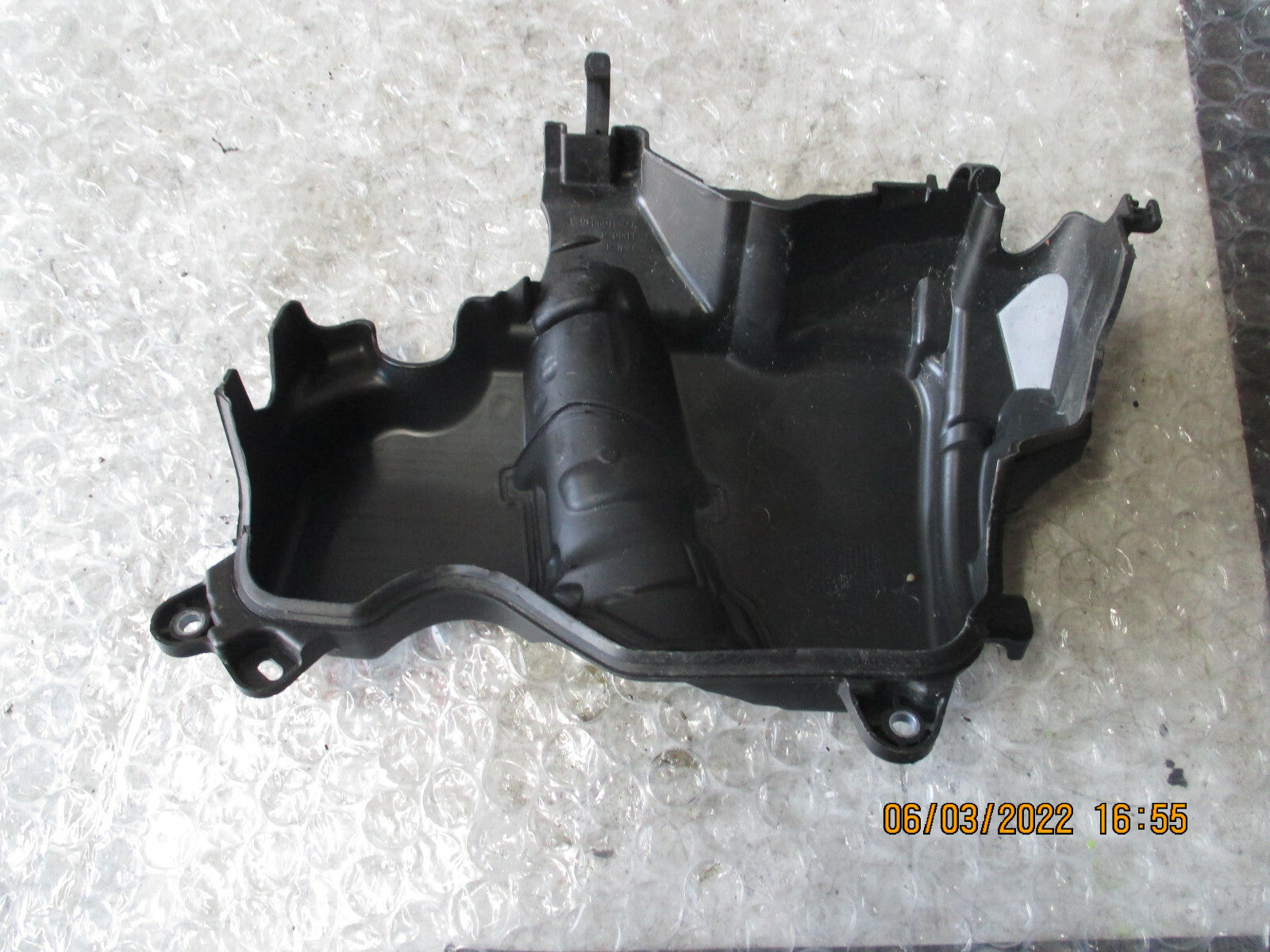 RENAULT SCENIC 2015 MK3 ENGINE TOP COVER 175758VD0A