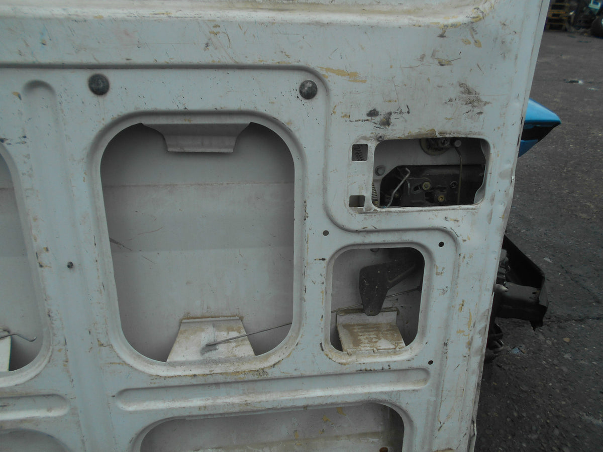 IVECO DAILY 29L10V 2003 SWB NS PASSENGER SIDE BARE SLIDING DOOR WHITE