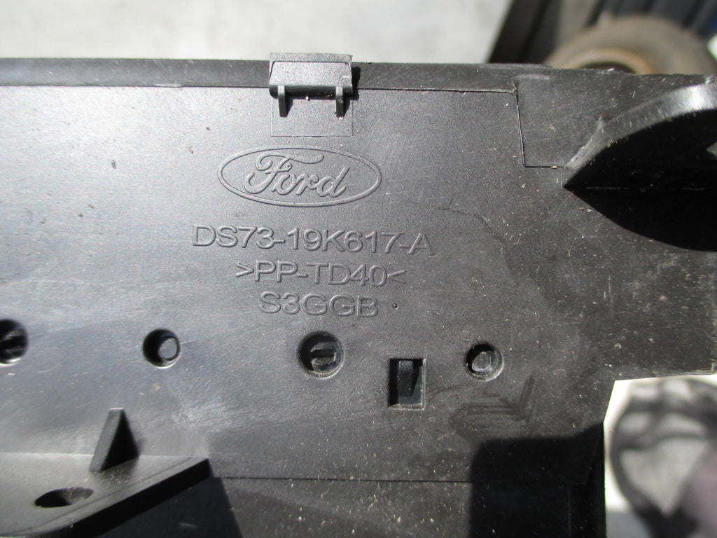 FORD MONDEO MK5 2016 CENTRE DASH TRIM AIR VENT HAZARD SWITCH DS73-19K617-A