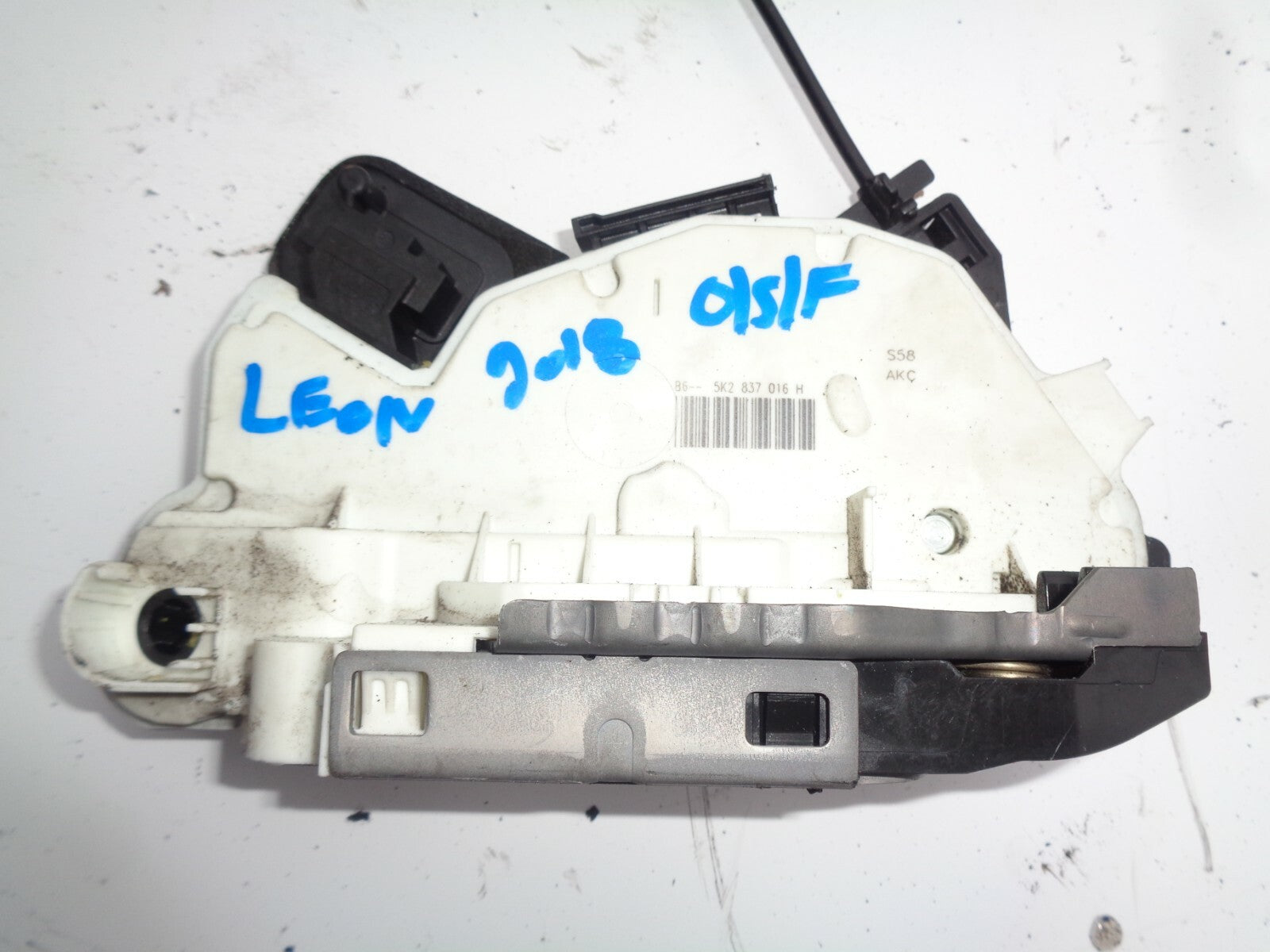 SEAT LEON MK3 2018 OFF DRIVER SIDE FRONT DOOR LOCK MECH 5k2837016H