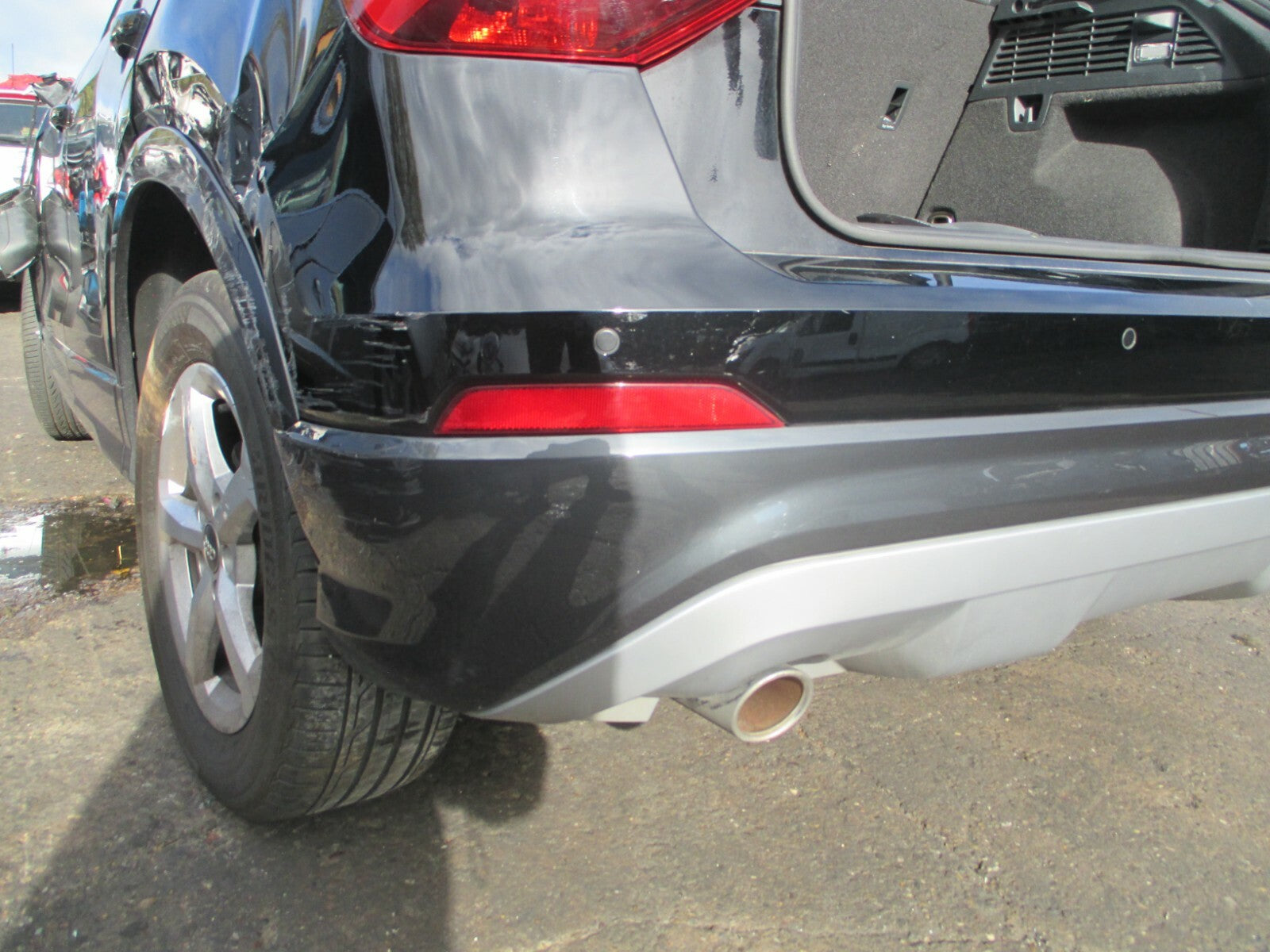 AUDI Q2 MK1 2020 COMPLETE REAR BUMPER & LOWER TRIM DIFFUSER BLACK