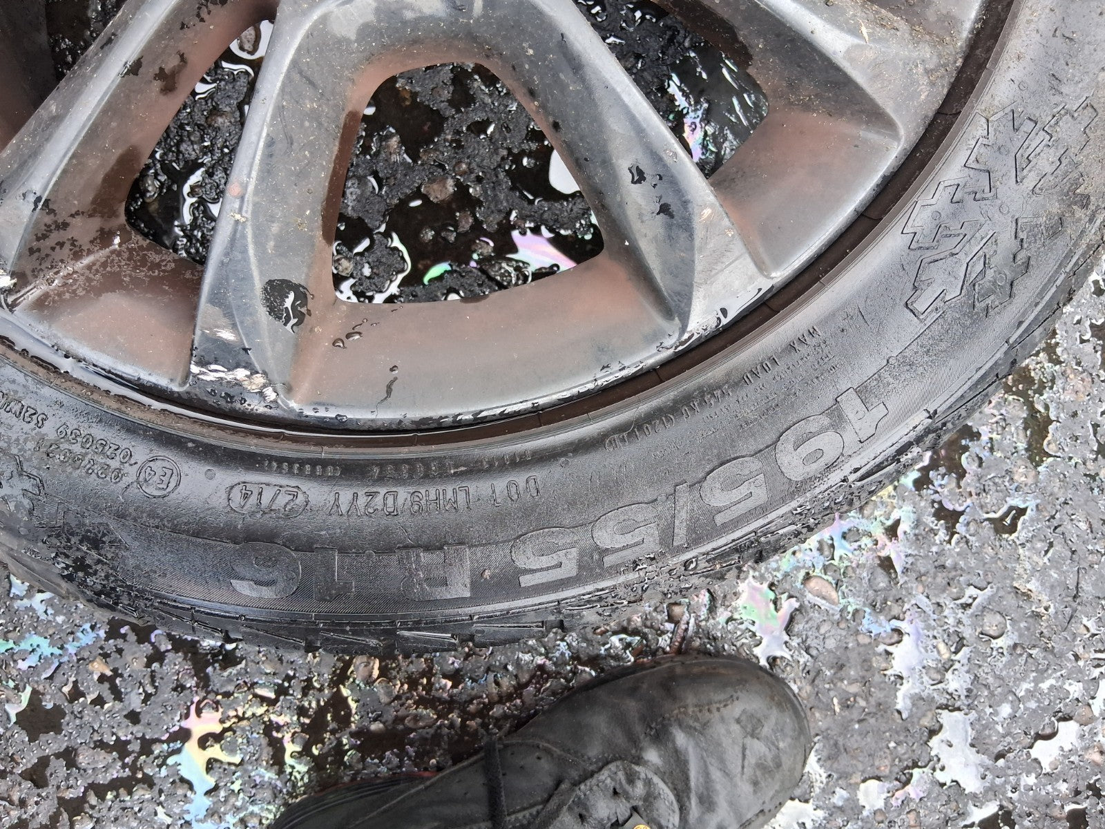 2011 VAUXHALL CORSA D 16 INCH ALLOY WHEEL WITH TYRE 195/55R16