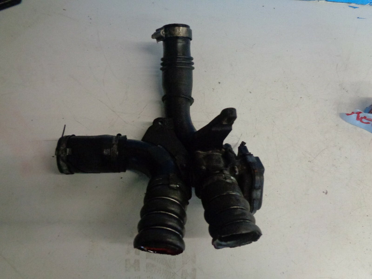 FORD FIESTA MK7 2014 DIESEL THROTTLE BODY AIR INTAKE PLASTIC PIPE 9673534480