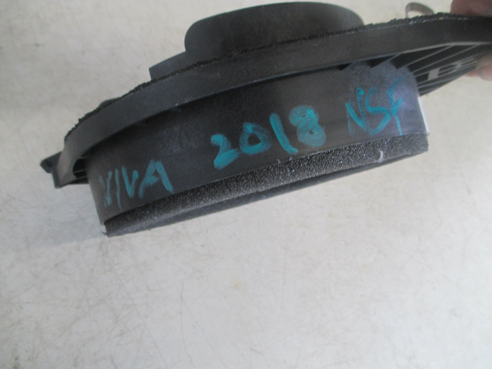 VAUXHALL VIVA 2018 NSF PASSENGER SIDE FRONT DOOR SPEAKER 42518288