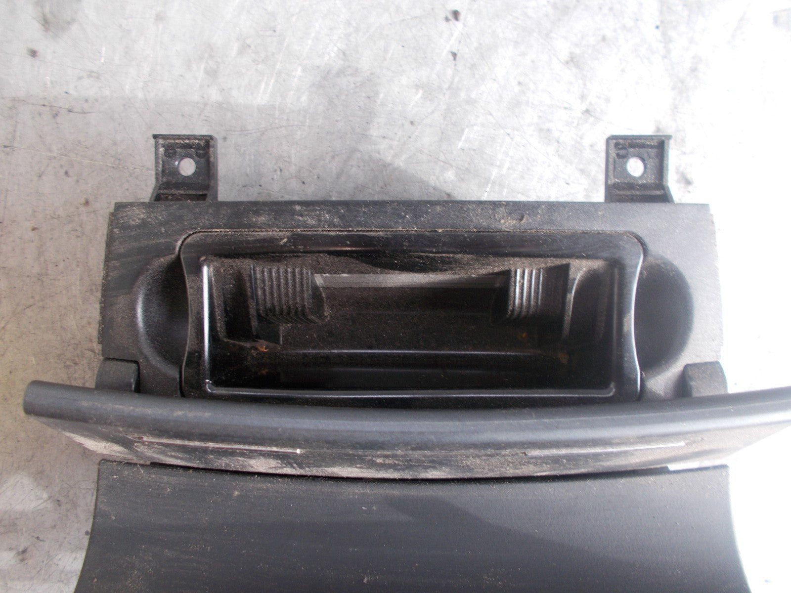 AUDI A3 2008 MK2 8P1 FRONT BLACK ASH TRAY 8P0857951