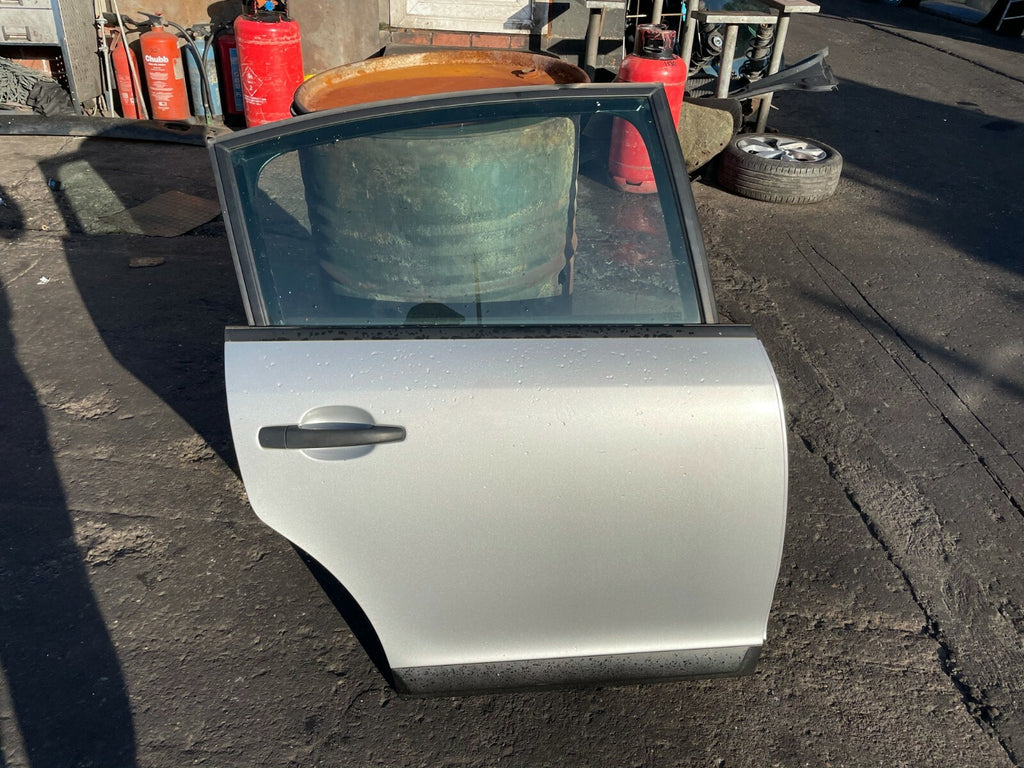 CITROEN C4 2007 OSR DRIVER SIDE REAR DOOR COMPLETE SILVER