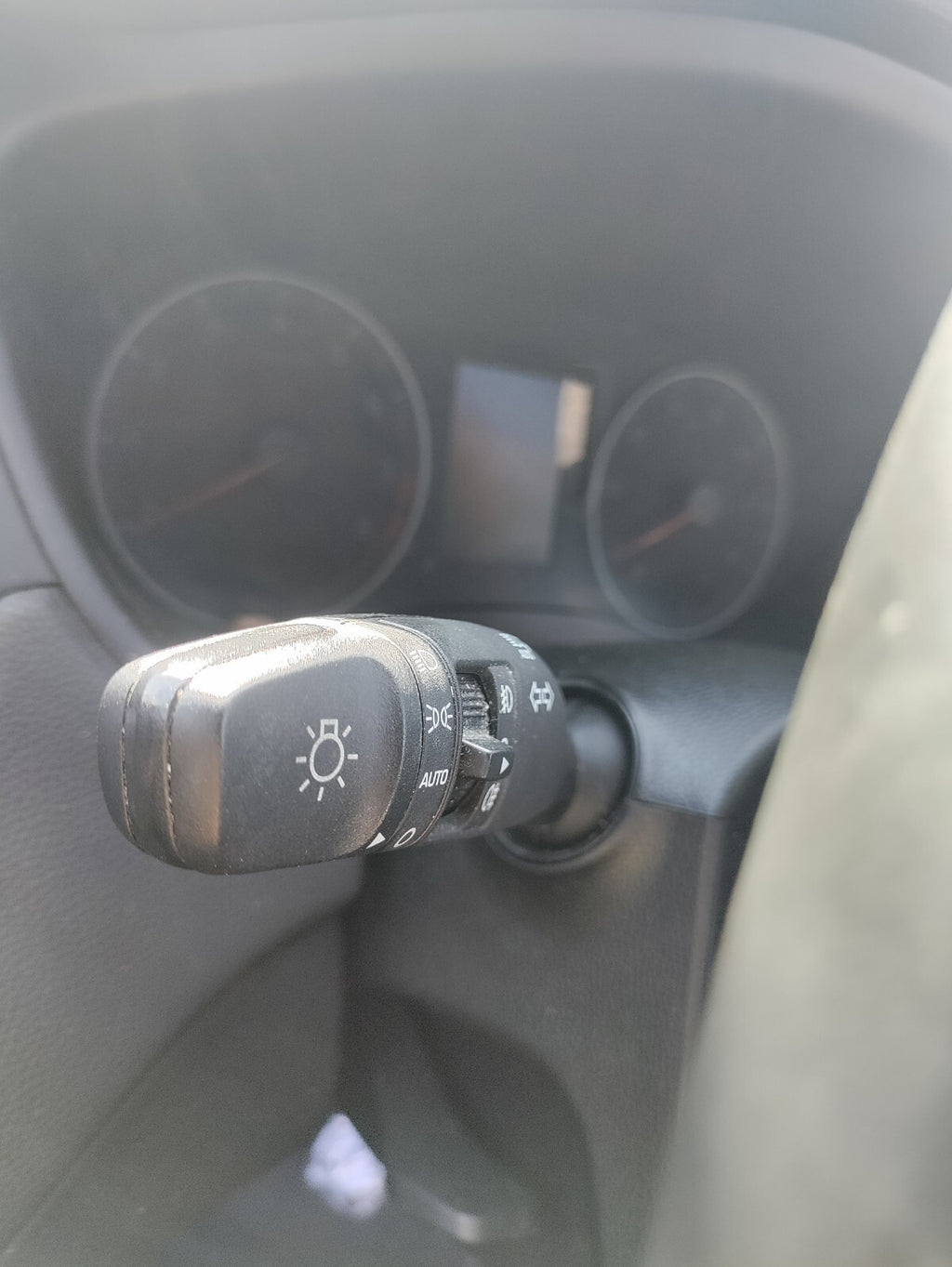 2019 HYUNDAI I20 MK2 FACELIFT INDICATOR WIPER LIGHT CONTROL SWITCH STALK SQUIB
