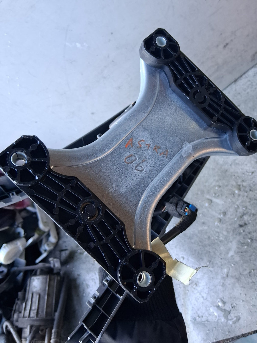 2006 VAUXHALL ASTRA H AUTOMATIC GEAR STICK LEVER 13121109