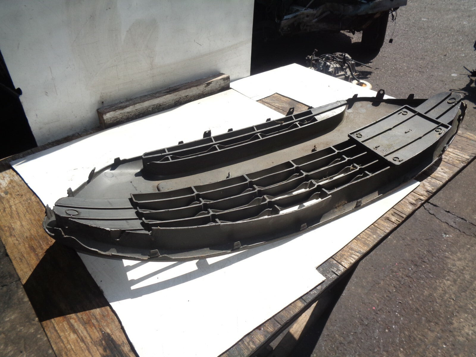 FORD KA MK2 2014 FRONT BUMPER LOWER GRILL 735437417