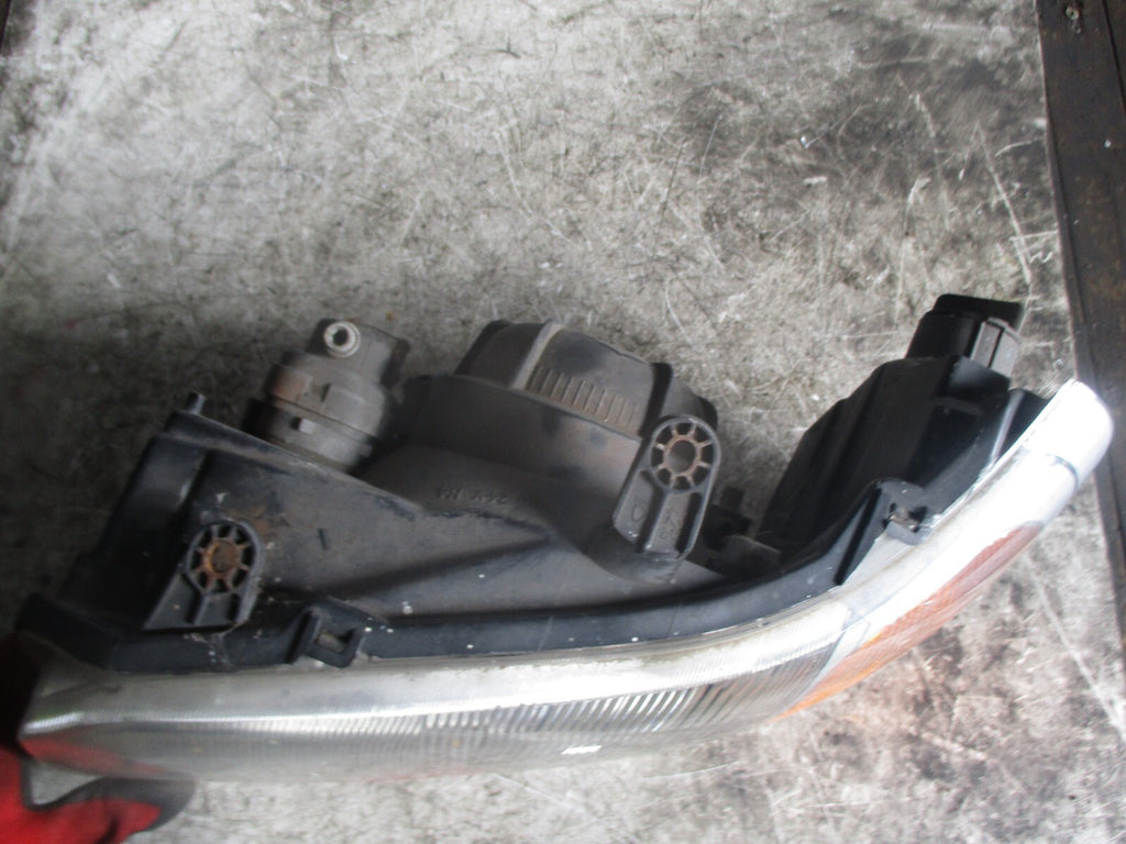 LAND ROVER FREELANDER 1999 NS PASSENGERS SIDE HEADLIGHT HEADLAMP