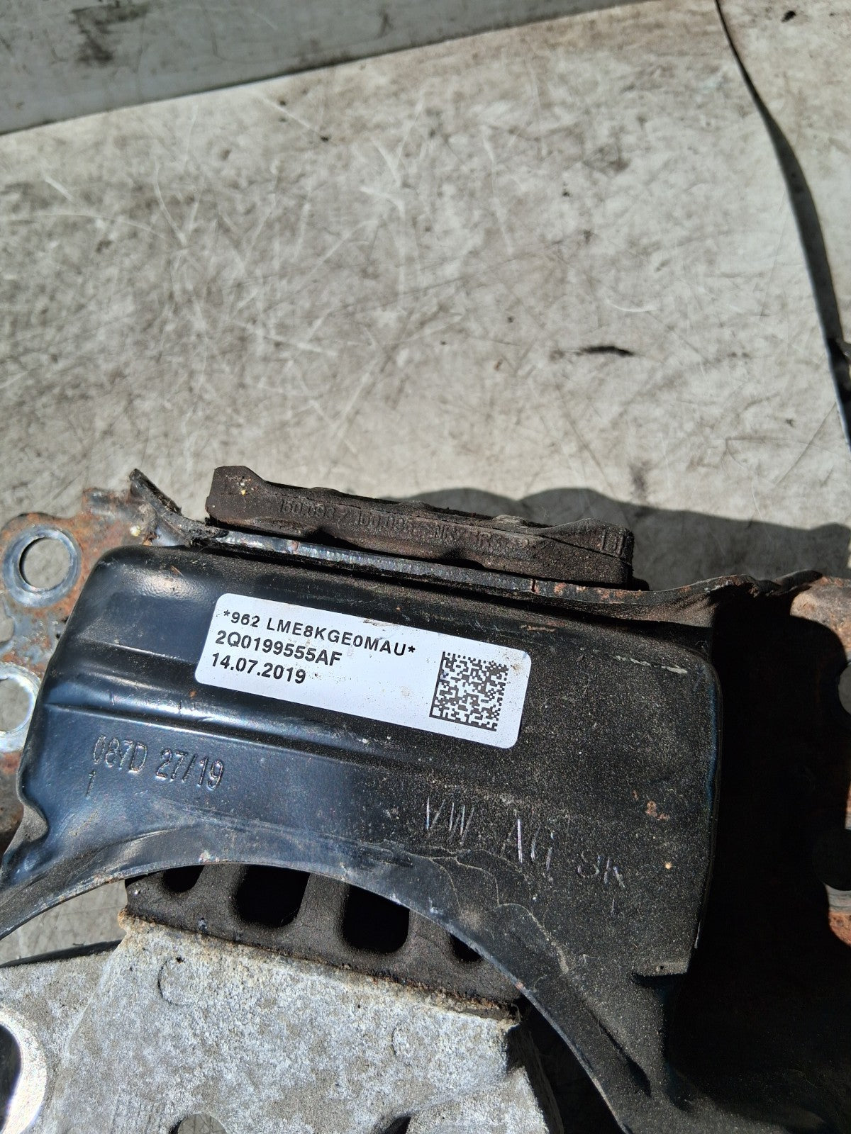 2019 VW VOLKSWAGEN POLO NS PASSENGER SIDE ENGINE MOUNT BRACKET 2Q0199555AF