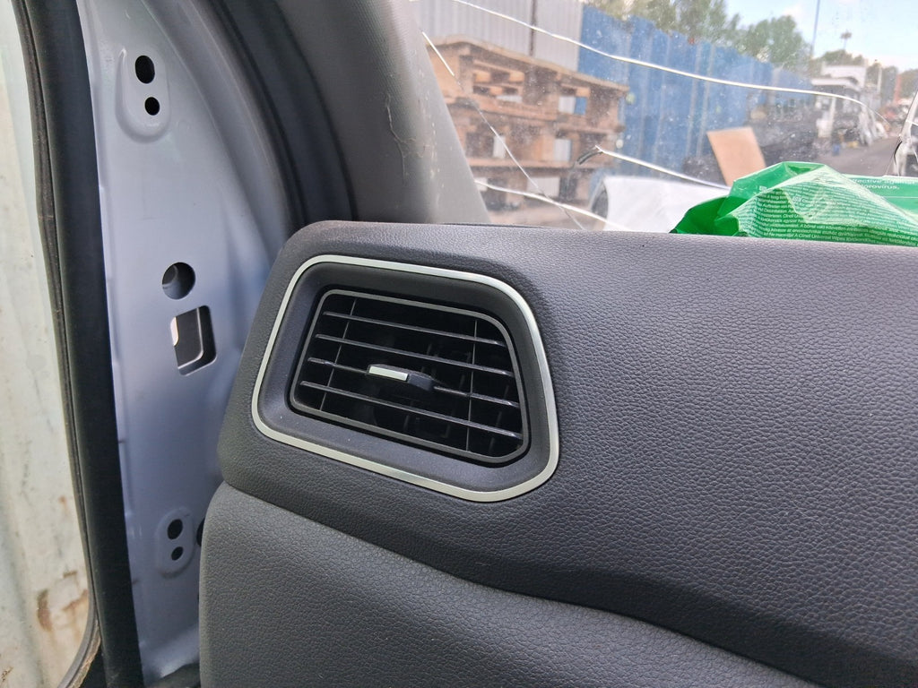 2024 RENAULT MASTER MK3 NSF PASSENGER SIDE FRONT INTERIOR AIR VENT