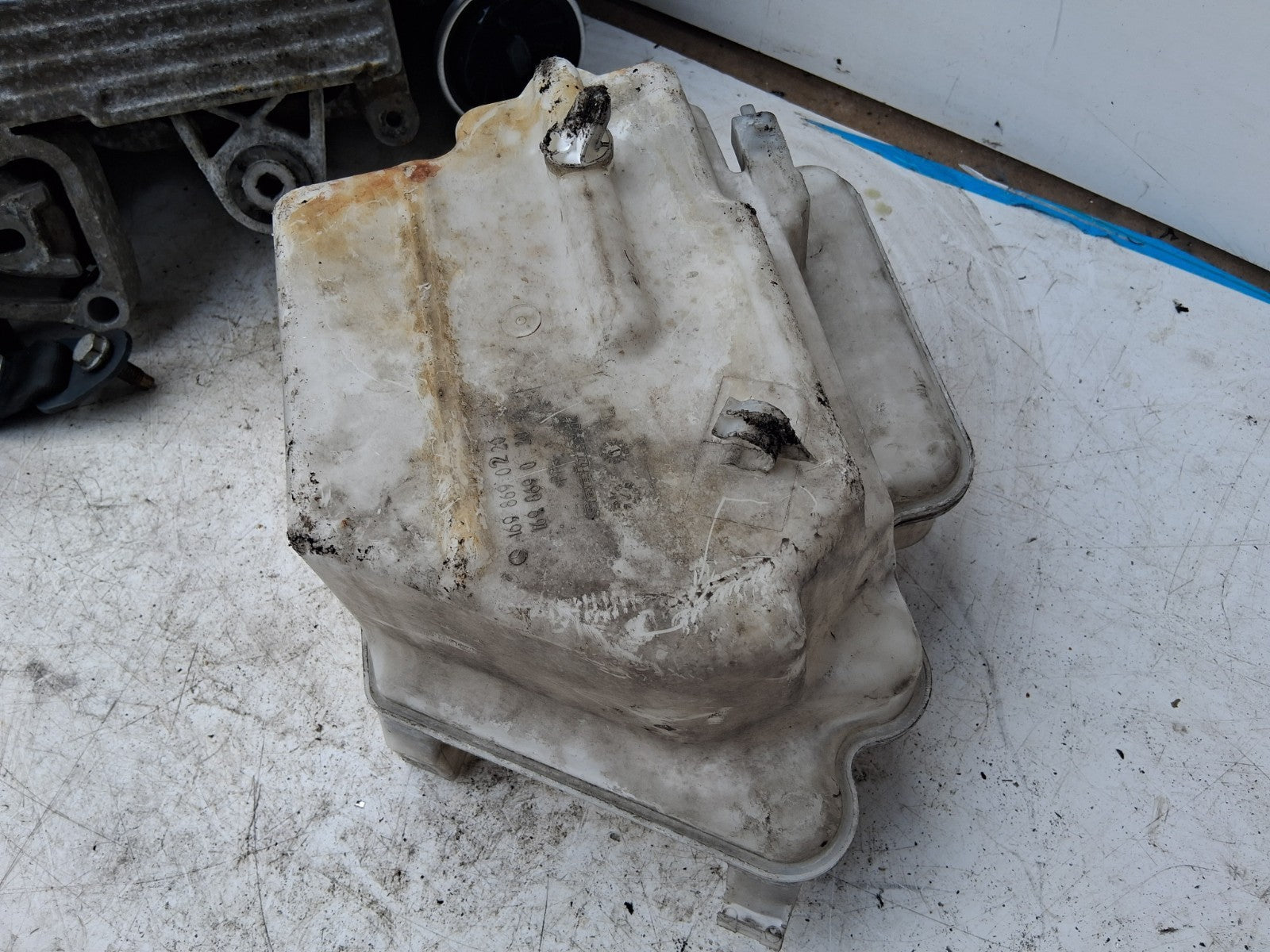 2008 MERCEDES B CLASS W245 FRONT WINDSCREEN WASHER BOTTLE TANK 1698690220